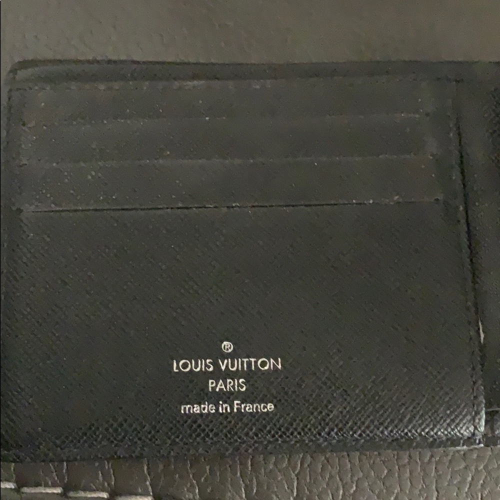 Louis Vuitton wallet for men - Picture 3 of 5